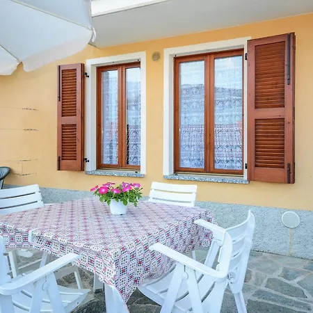 Profumo Di Rose Primo Apartment Lenno